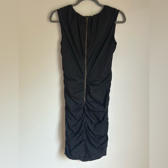 Diane Von Furstenberg DVF TULIPAN Black Sleeveless Ruched Slim Fit Dress 4 LBD - Picture 8 of 8